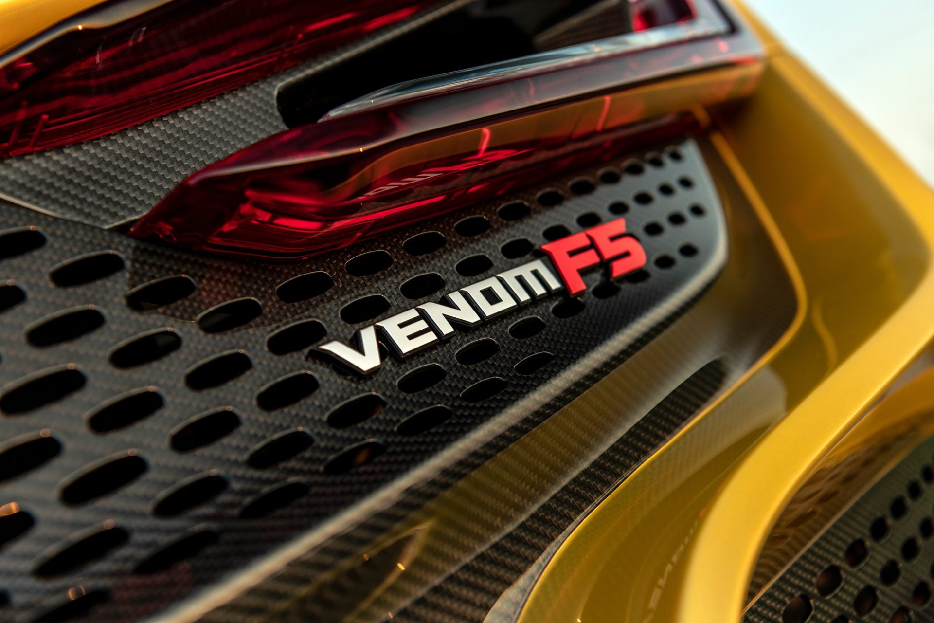 Download 2021 Hennessey Venom F5 Mojave Gold - Tail Light HD Wallpaper 1920x1280 #7