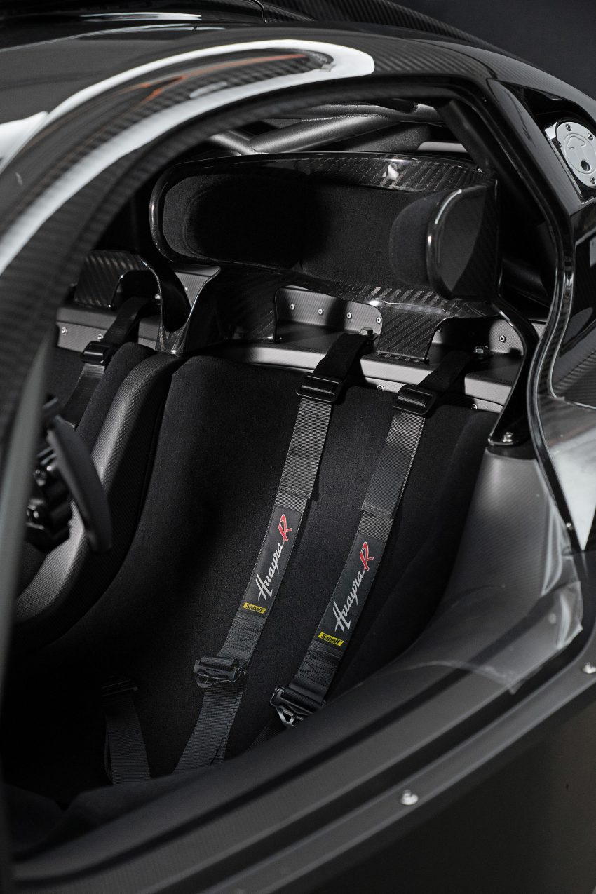 2021 Pagani Huayra BC Pacchetto Tempesta - Interior, Front Seats Phone Wallpaper 850x1275 #8