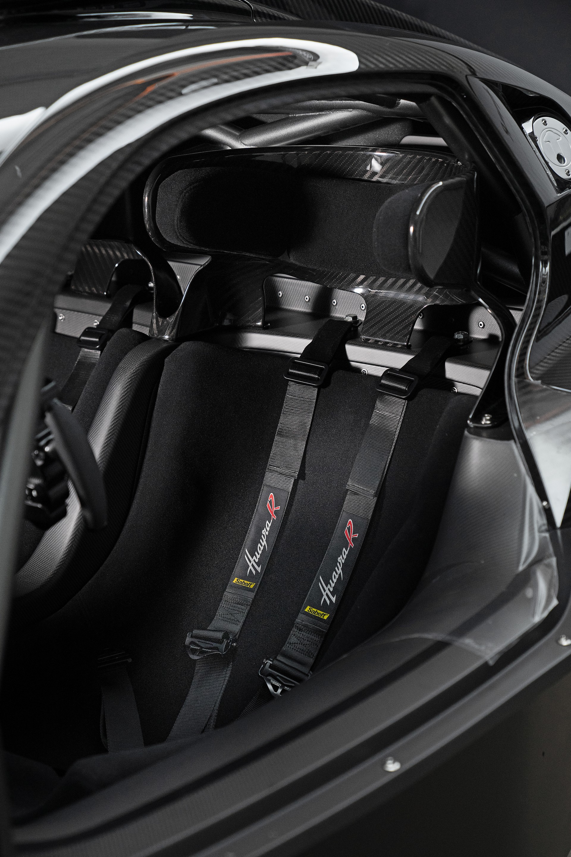 Download 2021 Pagani Huayra BC Pacchetto Tempesta - Interior, Front Seats HD Phone Wallpaper 1920x2879 #8