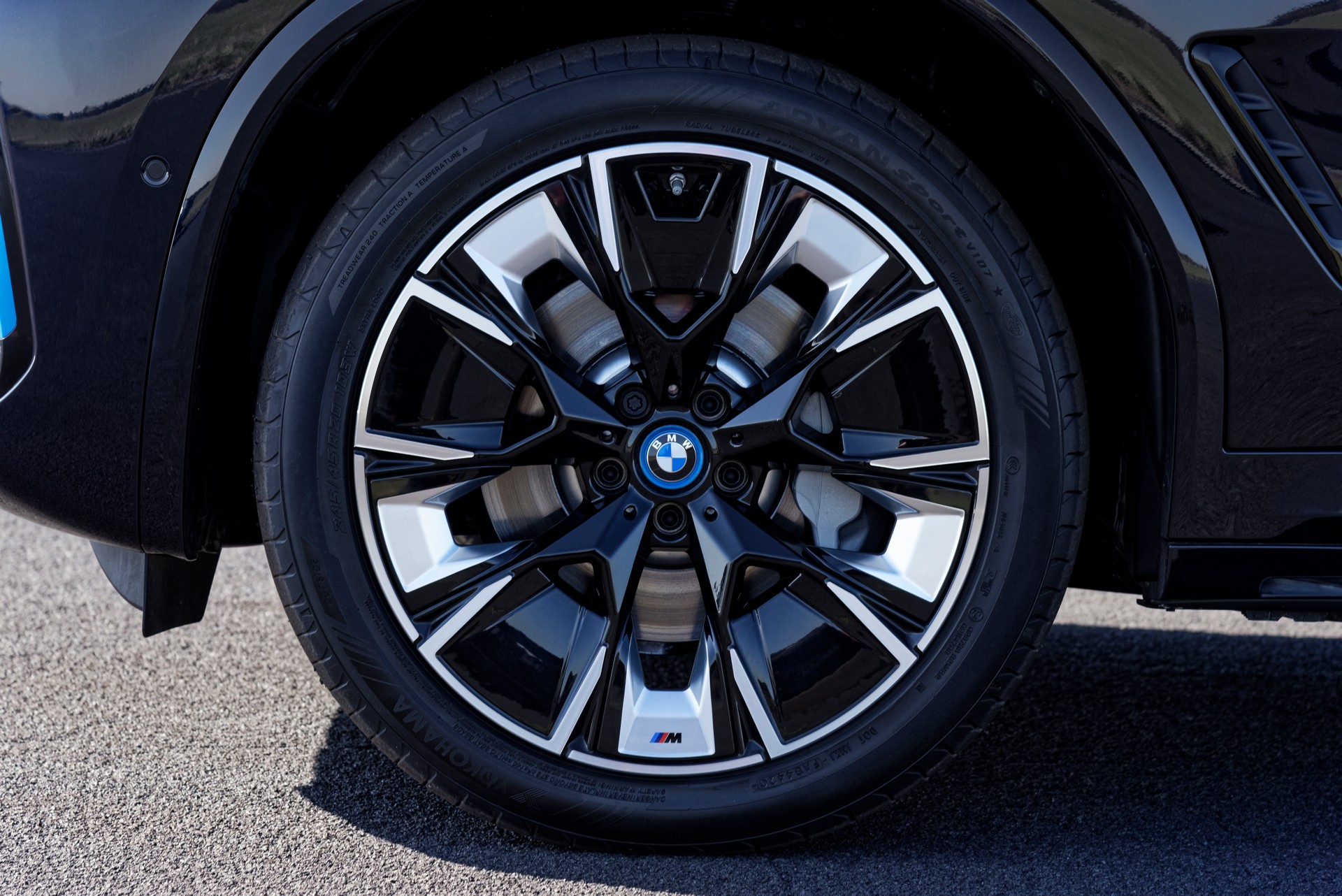 Download 2022 BMW iX3 - Wheel HD Wallpaper 1920x1282 #23