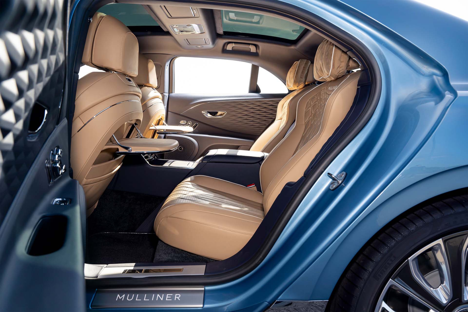Download 2022 Bentley Flying Spur Mulliner - Interior, Rear Seats HD Wallpaper 1920x1280 #12