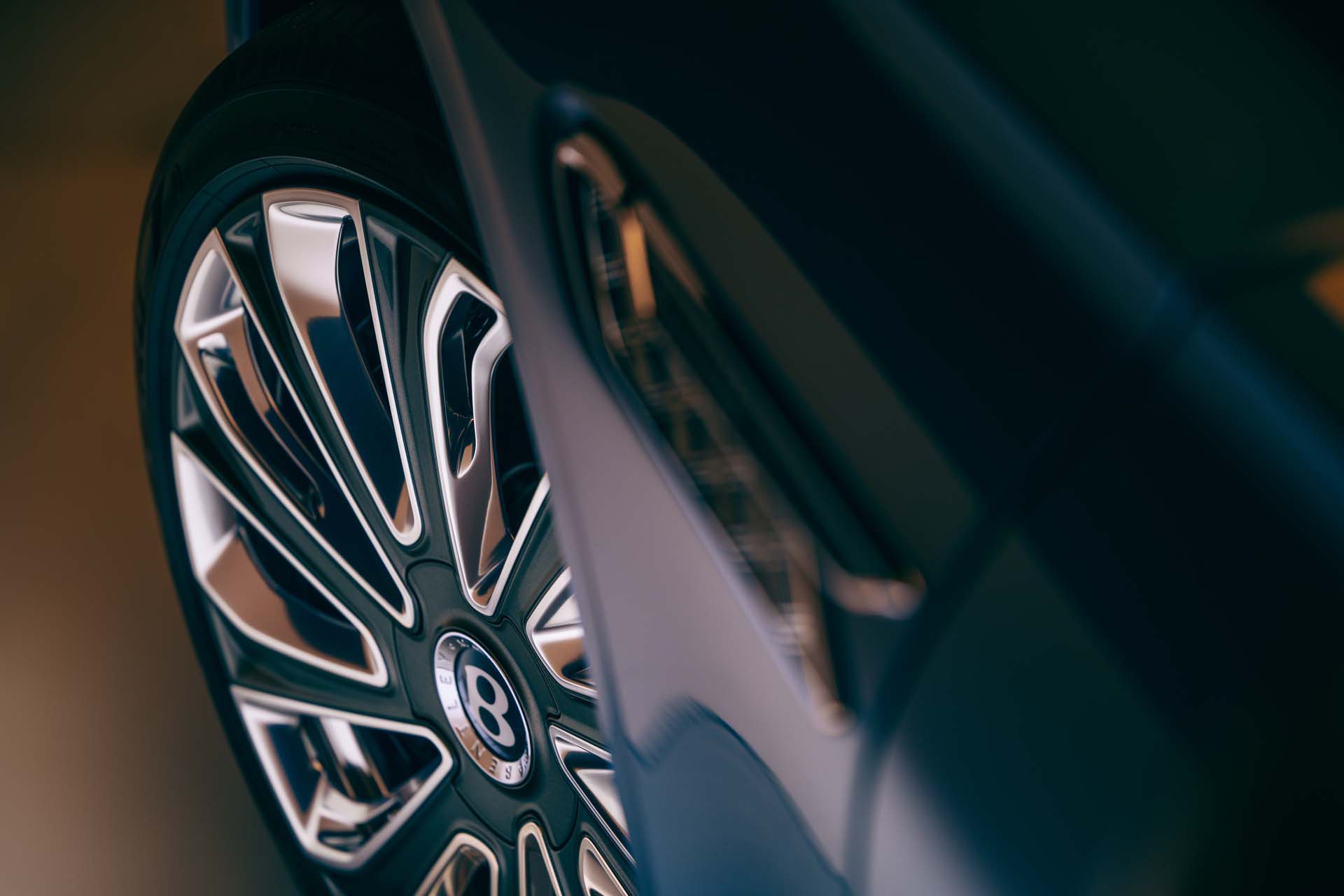 Download 2022 Bentley Flying Spur Mulliner - Wheel HD Wallpaper 1920x1280 #6