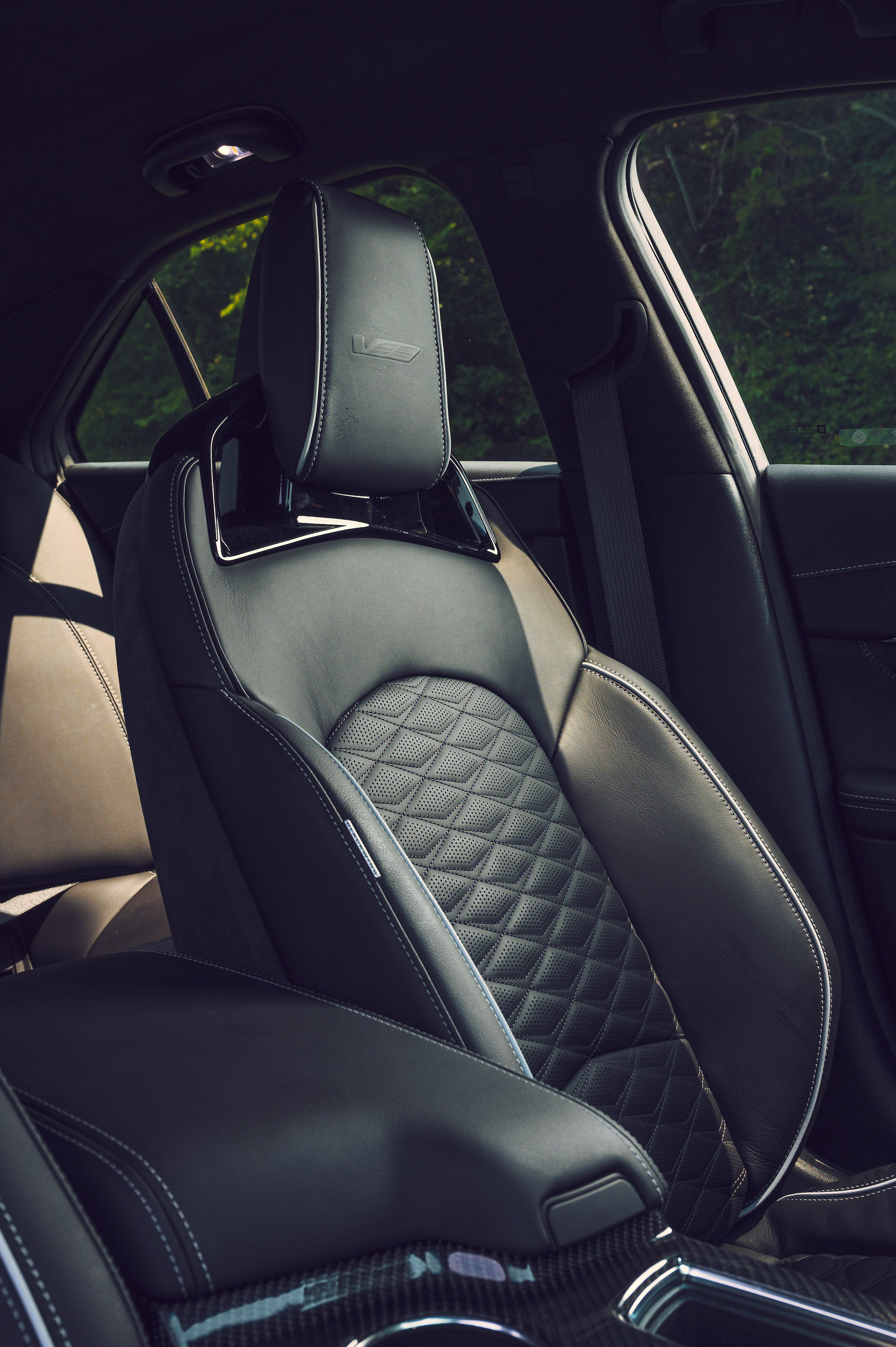 Download 2022 Cadillac CT4-V Blackwing - Interior, Seats HD Phone Wallpaper 1920x2886 #40