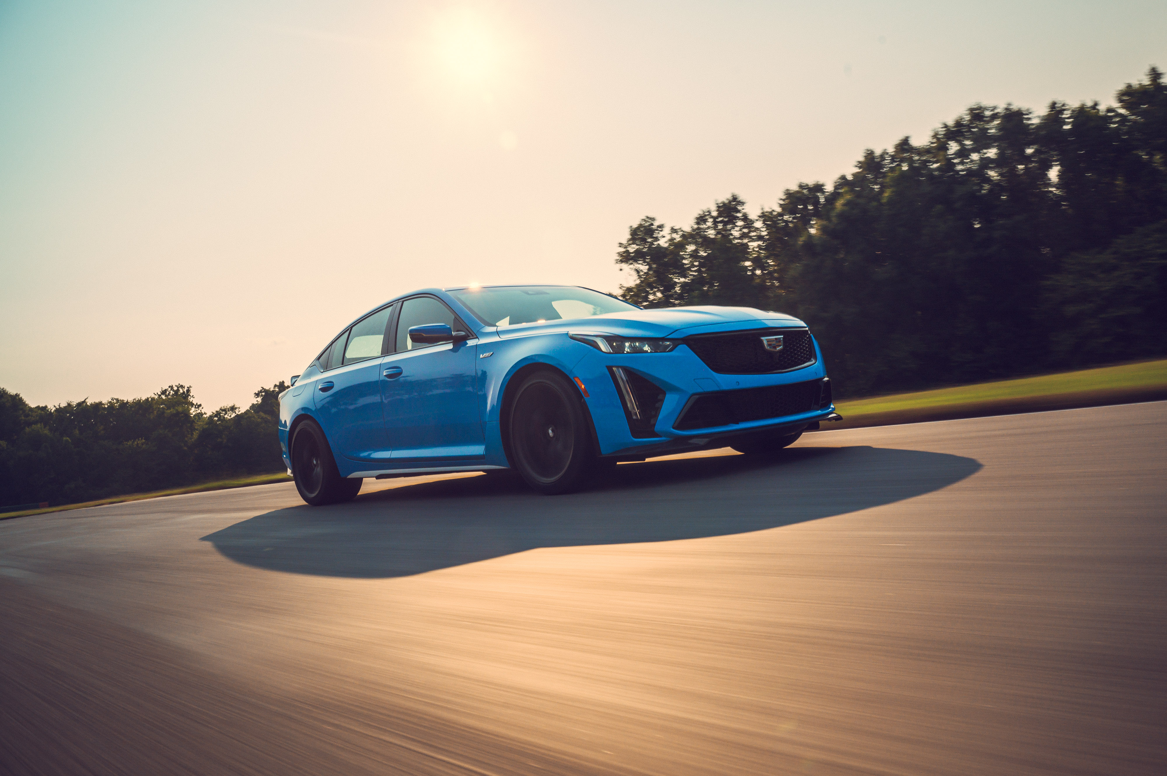 Download 2022 Cadillac CT5-V Blackwing - Front Three-Quarter HD Wallpaper 4000x2661 #19