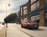 2022 Dacia Jogger Extreme - Front Three-Quarter Wallpaper 190x150