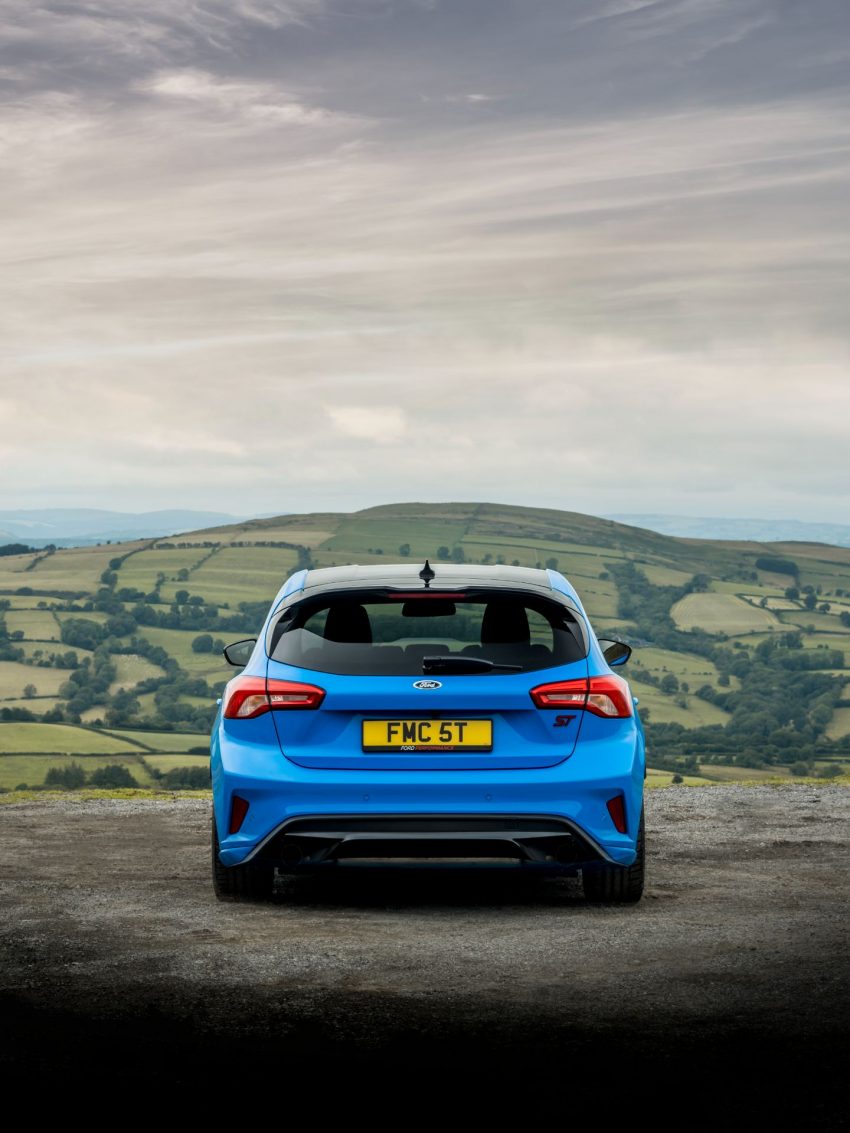 2022 Ford Focus ST Edition - Rear Phone Wallpaper 850x1133 #21