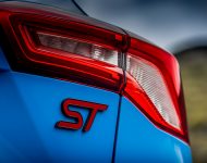 2022 Ford Focus ST Edition - Tail Light Wallpaper 190x150