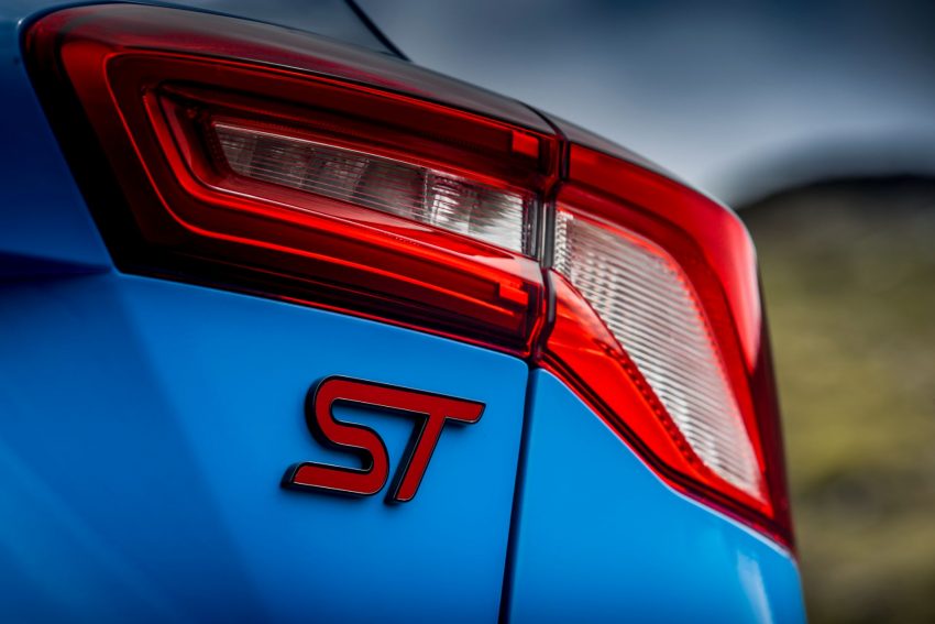 2022 Ford Focus ST Edition - Tail Light Wallpaper 850x567 #29