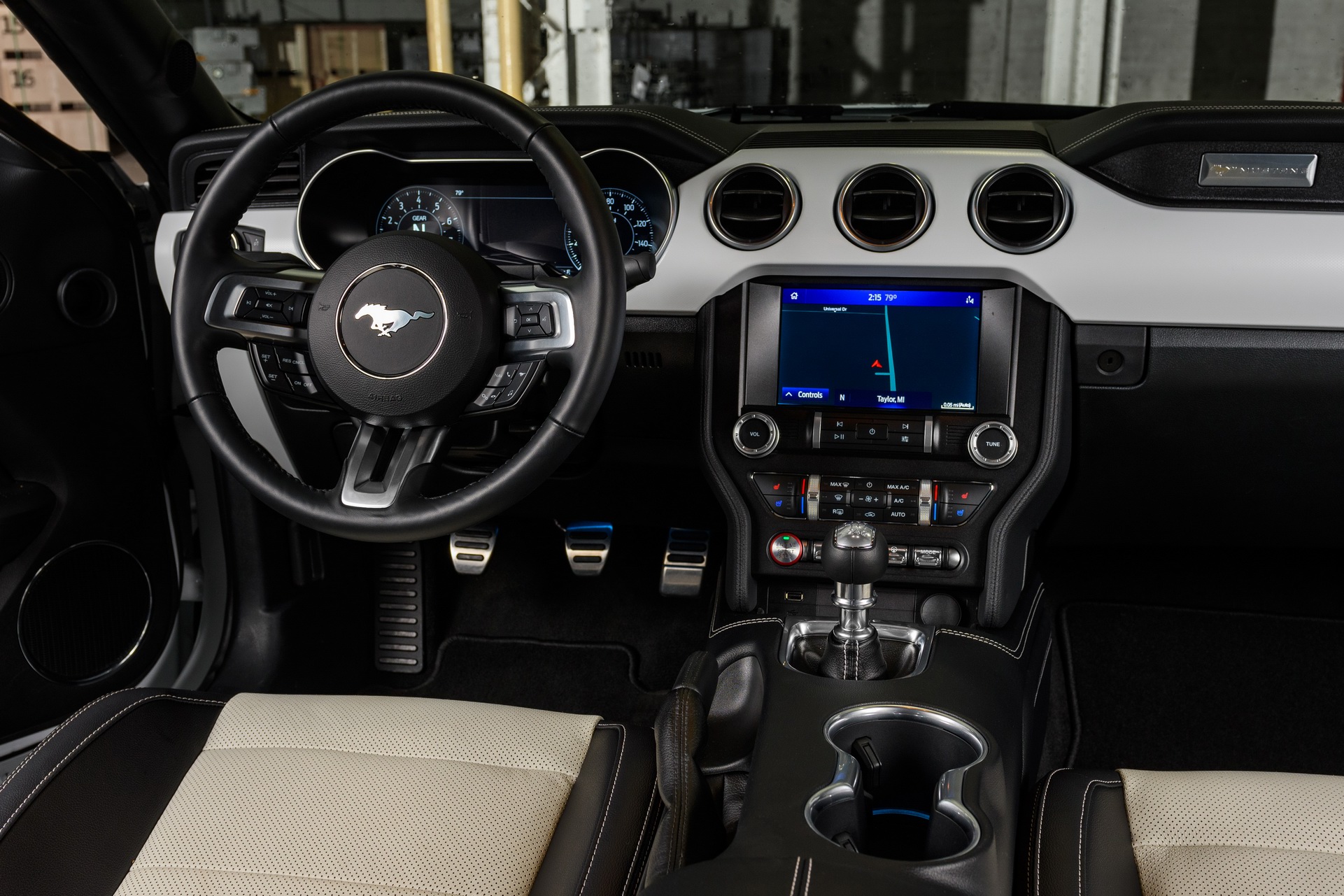 Download 2022 Ford Mustang Ice White Appearance Package - Interior, Cockpit HD Wallpaper 1921x1281 #17