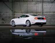 2022 Ford Mustang Ice White Appearance Package - Rear Three-Quarter Wallpaper 190x150