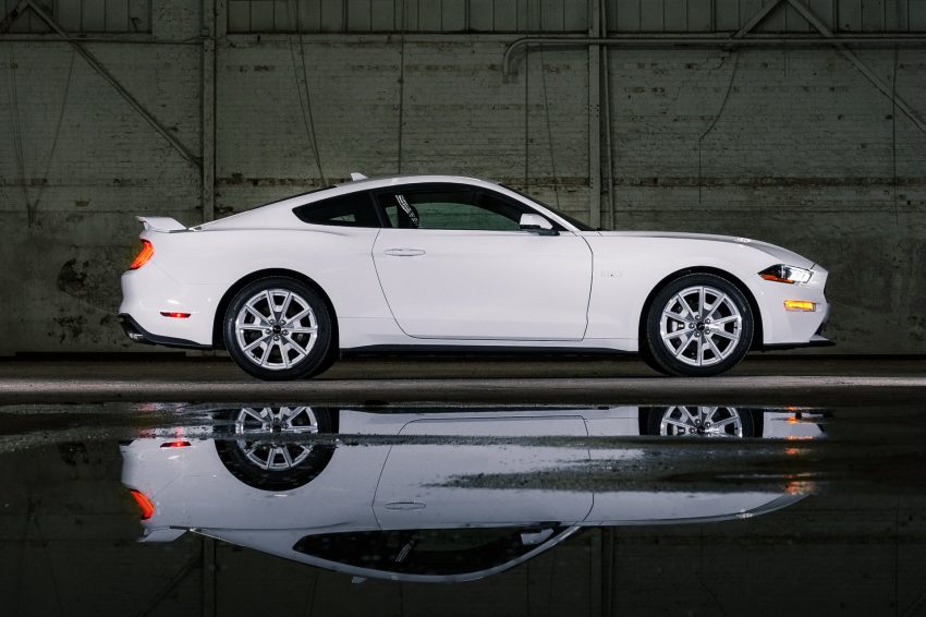 2022 Ford Mustang Ice White Appearance Package - Side Wallpaper 850x566 #4