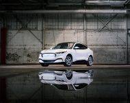 2022 Ford Mustang Mach-E Ice White Appearance Package - Front Three-Quarter Wallpaper 190x150