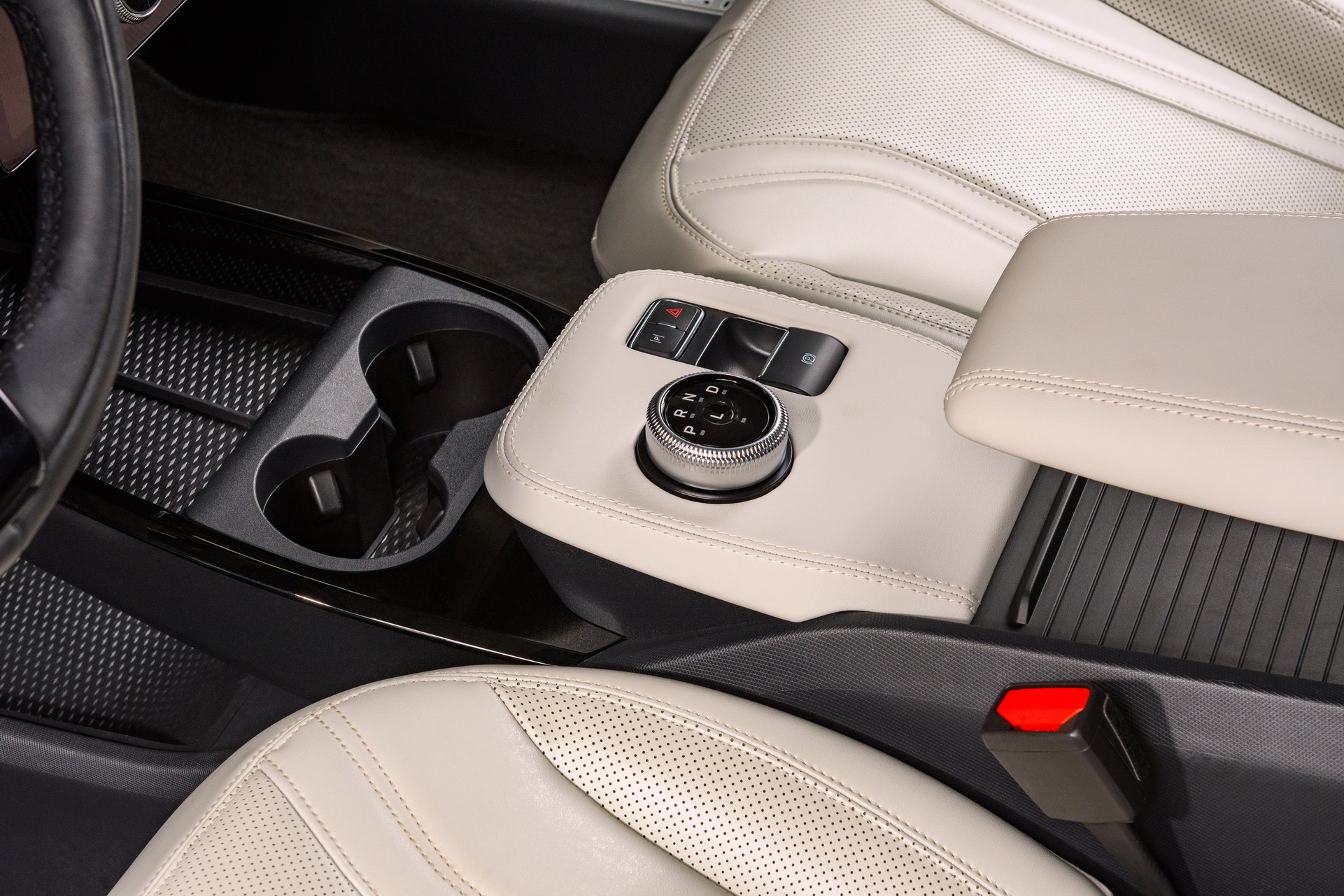 Download 2022 Ford Mustang Mach-E Ice White Appearance Package - Interior, Detail HD Wallpaper 1921x1281 #17