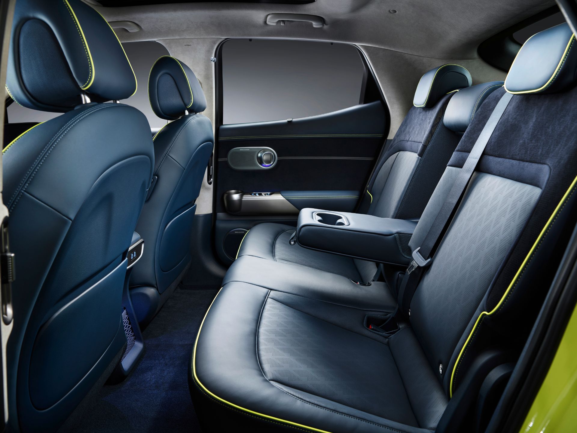 Download 2022 Genesis GV60 - Interior, Rear Seats HD Wallpaper 1920x1440 #50