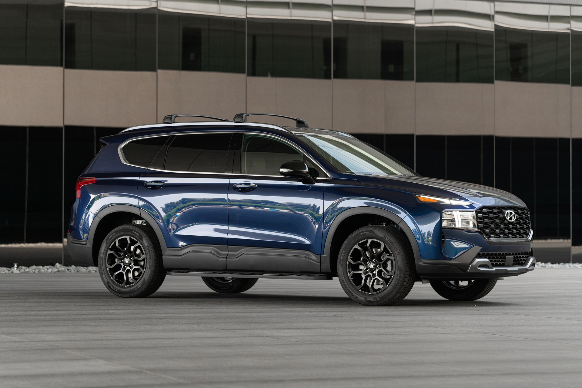 Download 2022 Hyundai Santa Fe XRT - Front Three-Quarter HD Wallpaper 1920x1281 #25