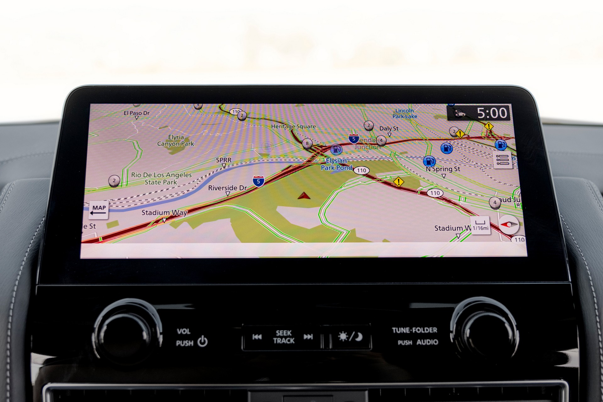 Download 2022 Infiniti QX80 - Central Console HD Wallpaper 1920x1280 #27