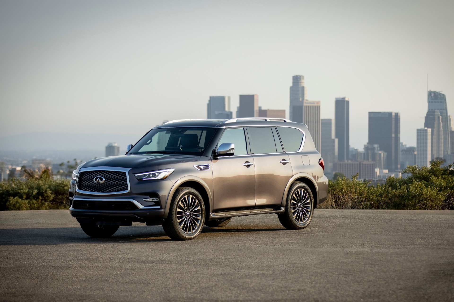 Download 2022 Infiniti QX80 - Front Three-Quarter HD Wallpaper 1920x1280 #1