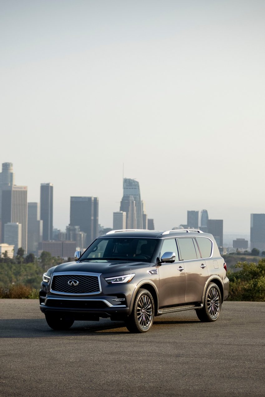 2022 Infiniti QX80 - Front Three-Quarter Phone Wallpaper 850x1275 #8