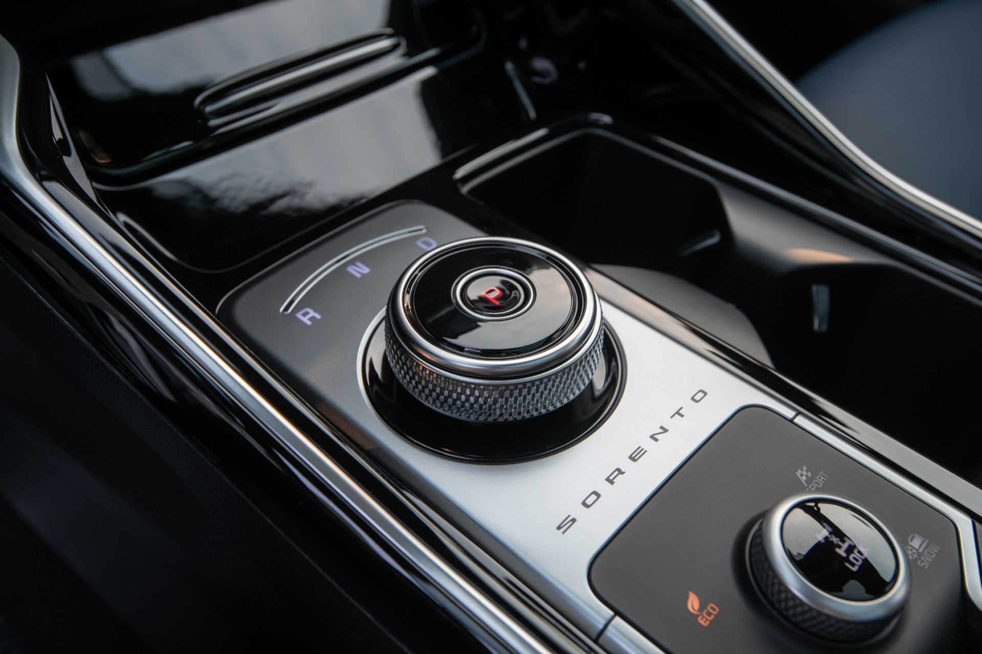 Download 2022 Kia Sorento PHEV - Central Console HD Wallpaper 1920x1280 #27