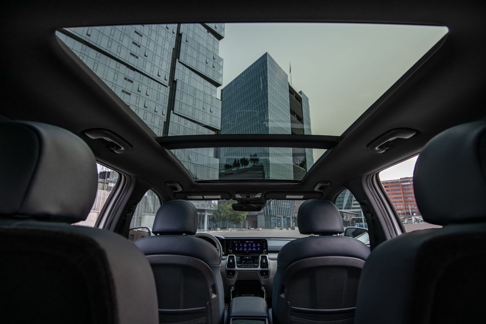 Download 2022 Kia Sorento PHEV - Panoramic Roof HD Wallpaper 1920x1280 #37