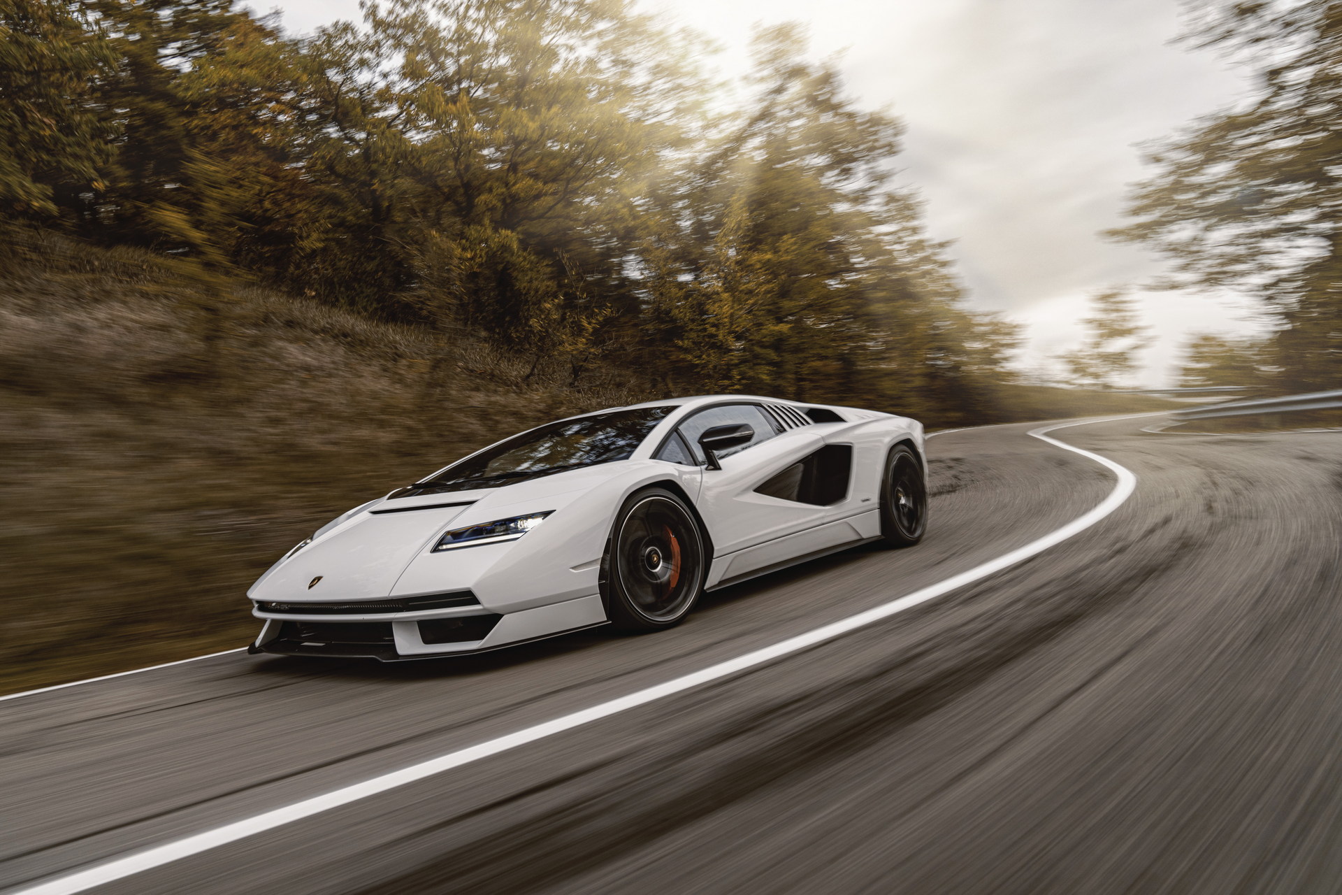 Download 2022 Lamborghini Countach LPI 800-4 - Front Three-Quarter HD Wallpaper 1920x1280 #2