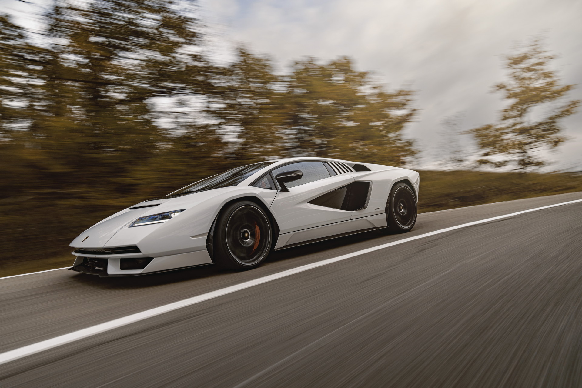 Download 2022 Lamborghini Countach LPI 800-4 - Front Three-Quarter HD Wallpaper 1920x1280 #4