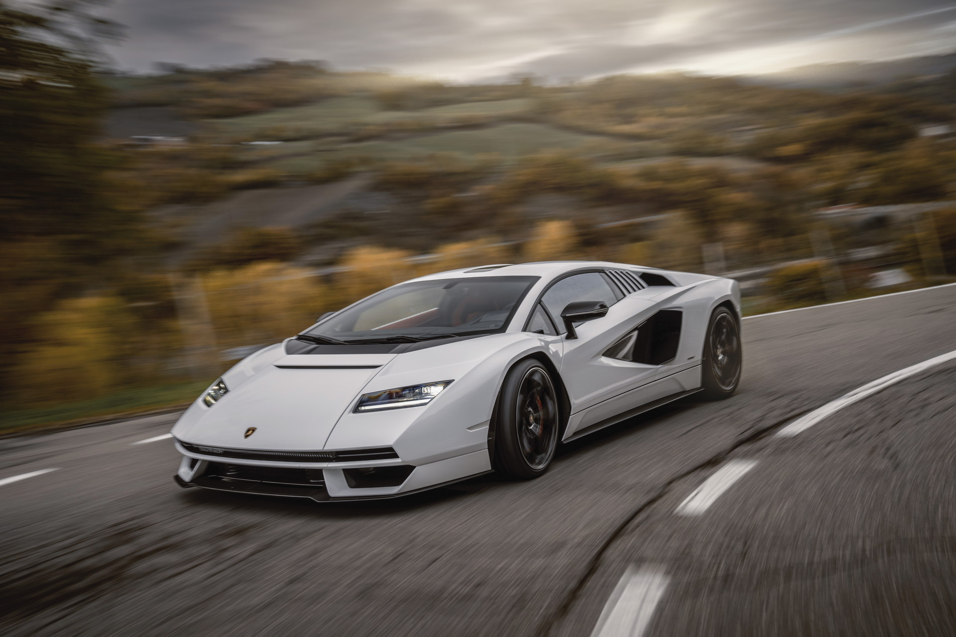 Download 2022 Lamborghini Countach LPI 800-4 - Front Three-Quarter HD Wallpaper 1920x1280 #5