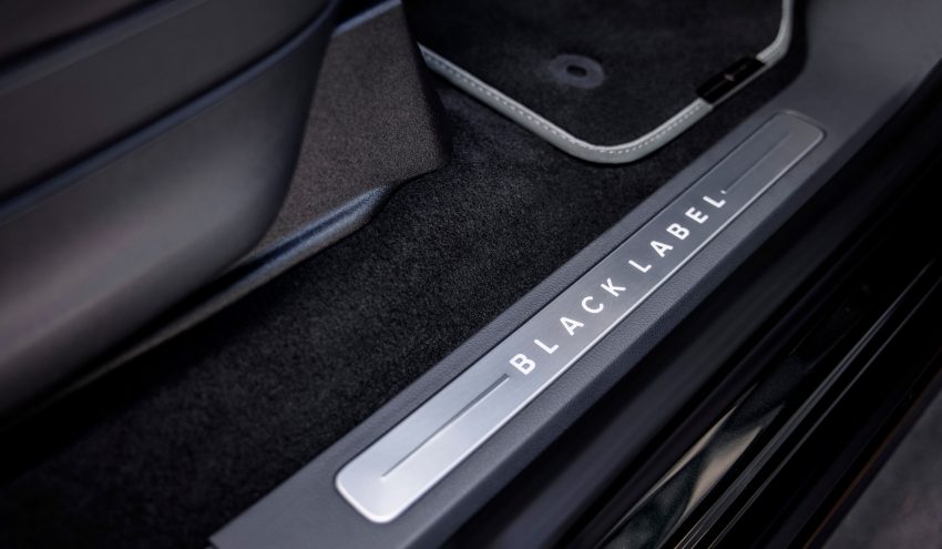 2022 Lincoln Navigator Black Label Central Park - Door Sill Wallpaper 850x495 #42