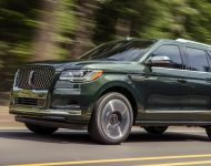 2022 Lincoln Navigator Black Label Central Park - Front Three-Quarter Wallpaper 190x150