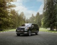2022 Lincoln Navigator Black Label Central Park - Front Three-Quarter Wallpaper 190x150