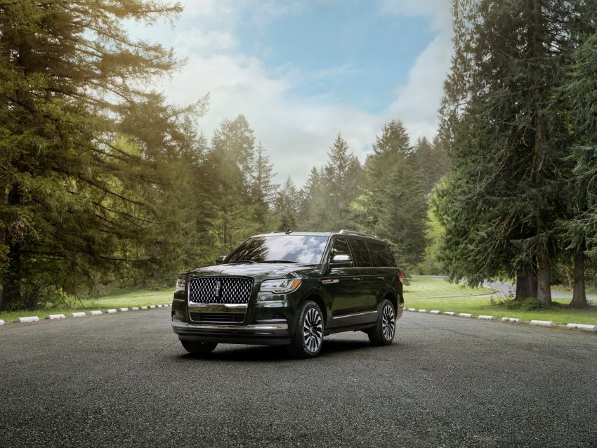 2022 Lincoln Navigator Black Label Central Park - Front Three-Quarter Wallpaper 850x638 #32