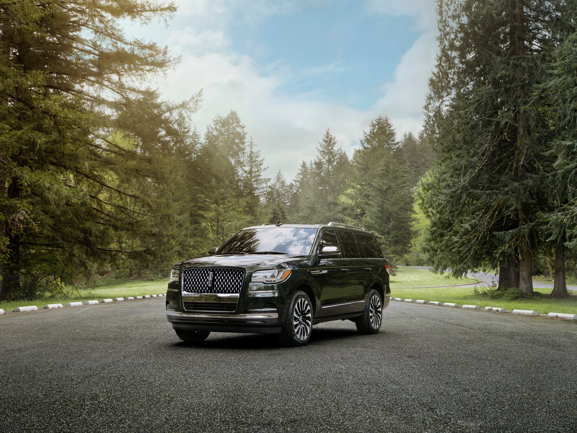 Download 2022 Lincoln Navigator Black Label Central Park - Front Three-Quarter HD Wallpaper 1920x1440 #32