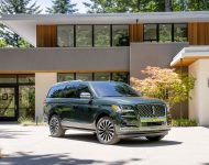 2022 Lincoln Navigator Black Label Central Park - Front Three-Quarter Wallpaper 190x150