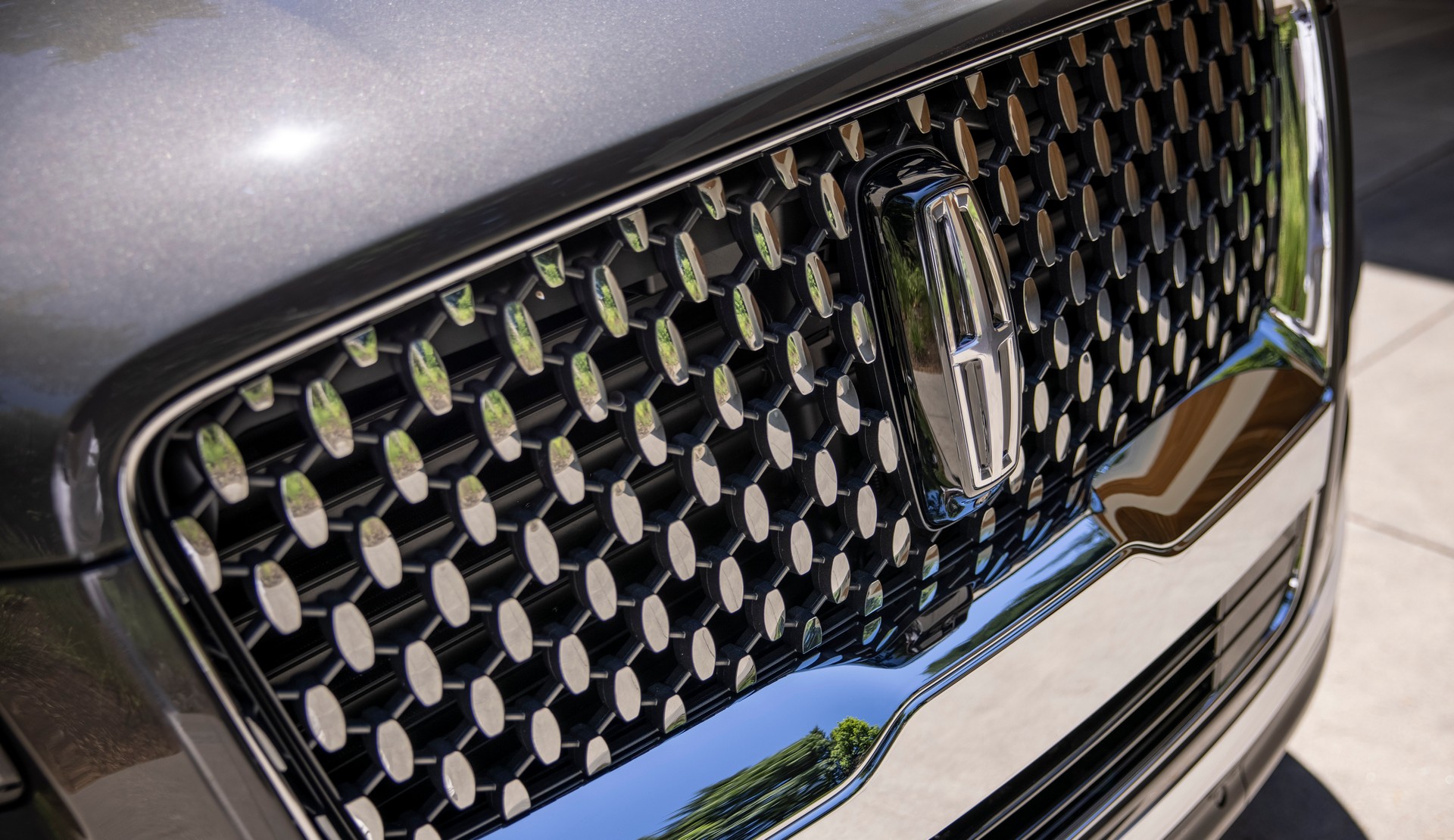 Download 2022 Lincoln Navigator Black Label Invitation - Grill HD Wallpaper 1920x1110 #54