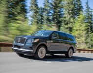 2022 Lincoln Navigator Reserve - Front Three-Quarter Wallpaper 190x150