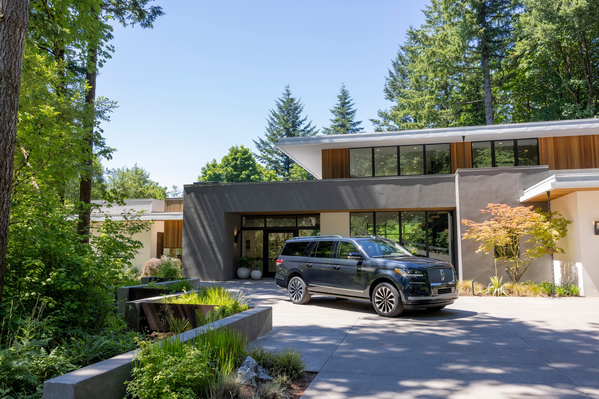 Download 2022 Lincoln Navigator Reserve - Front Three-Quarter HD Wallpaper 1920x1281 #9