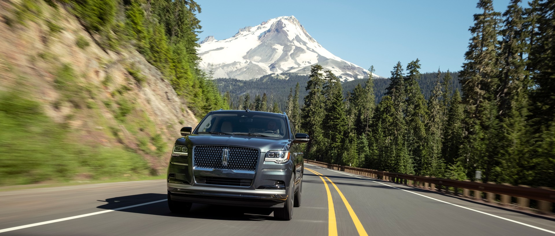 Download 2022 Lincoln Navigator Reserve - Front HD Wallpaper 1920x816 #6