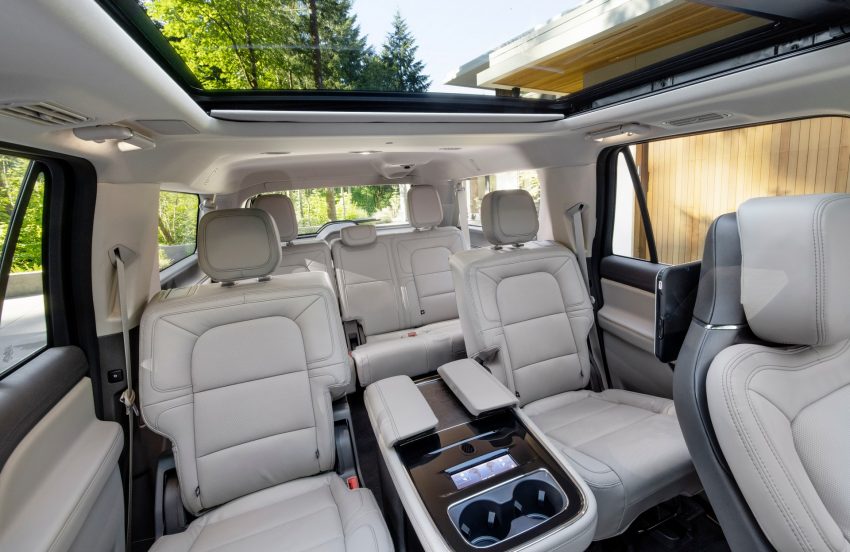 2022 Lincoln Navigator Reserve - Interior, Rear Seats Wallpaper 850x552 #24