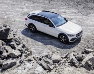2022 Mercedes-Benz C-Class All-Terrain - Front Three-Quarter Wallpaper 190x150