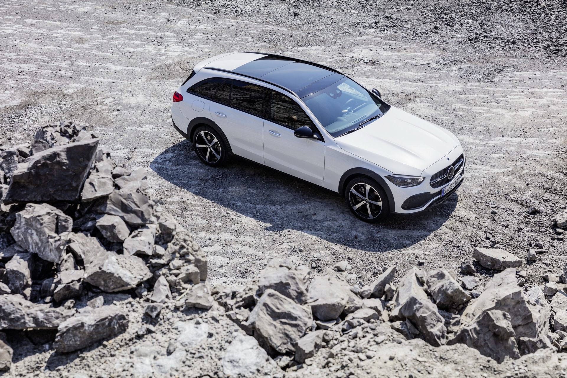 Download 2022 Mercedes-Benz C-Class All-Terrain - Front Three-Quarter HD Wallpaper 1921x1281 #12