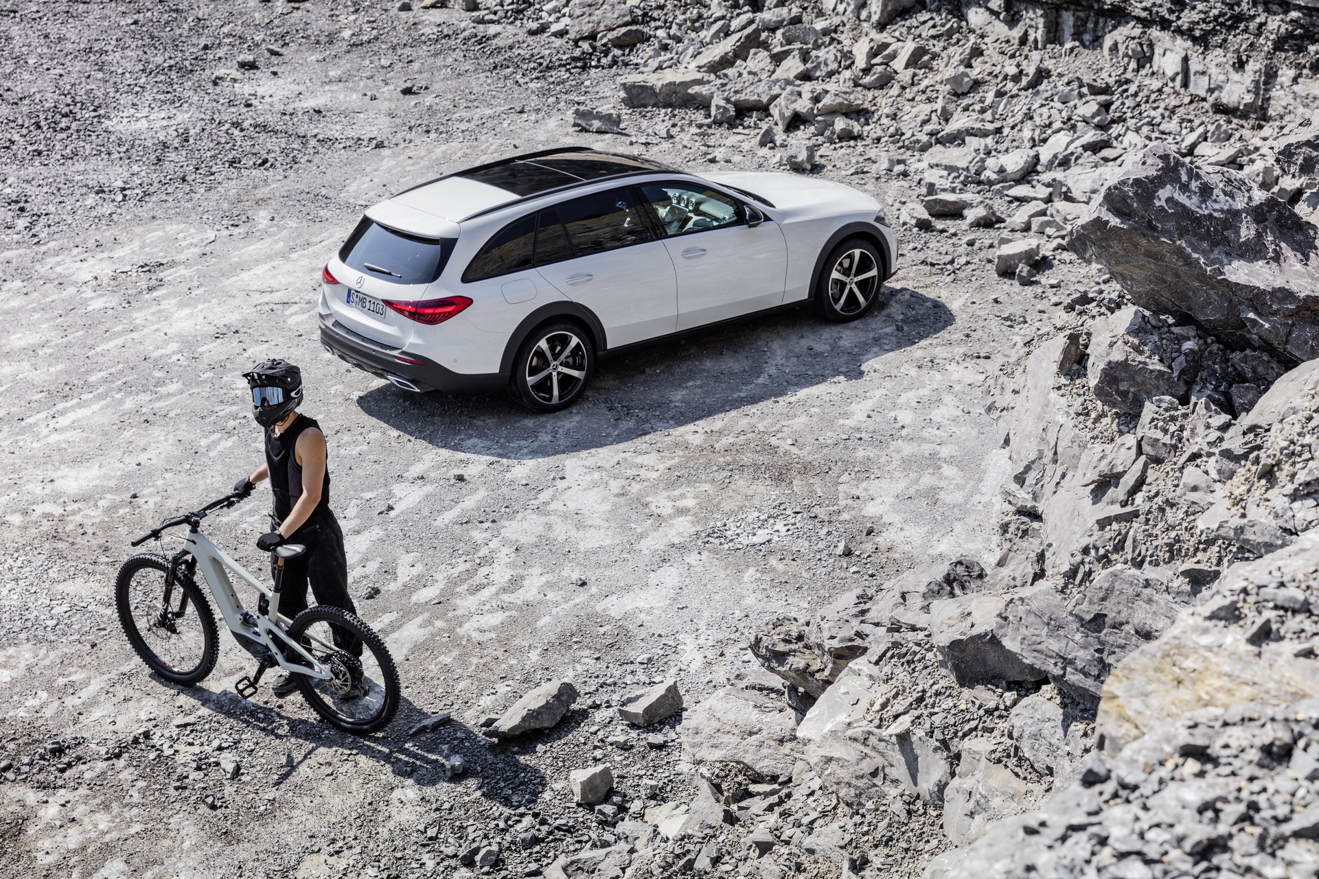 Download 2022 Mercedes-Benz C-Class All-Terrain - Rear Three-Quarter HD Wallpaper 1921x1281 #16