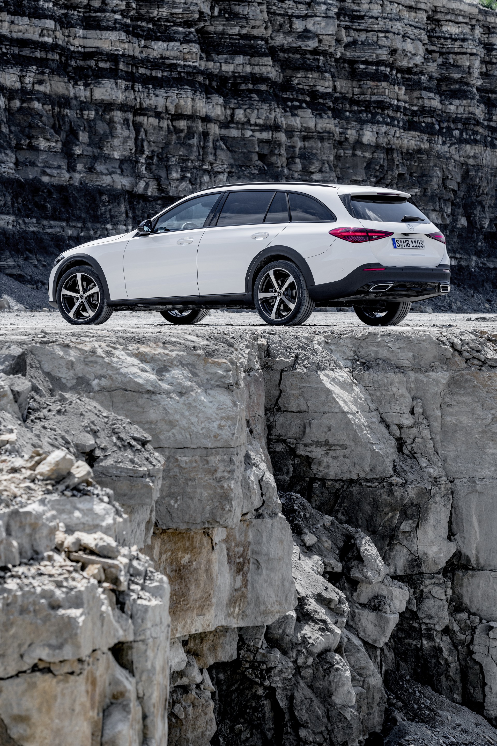Download 2022 Mercedes-Benz C-Class All-Terrain - Rear Three-Quarter HD Phone Wallpaper 1921x2882 #17