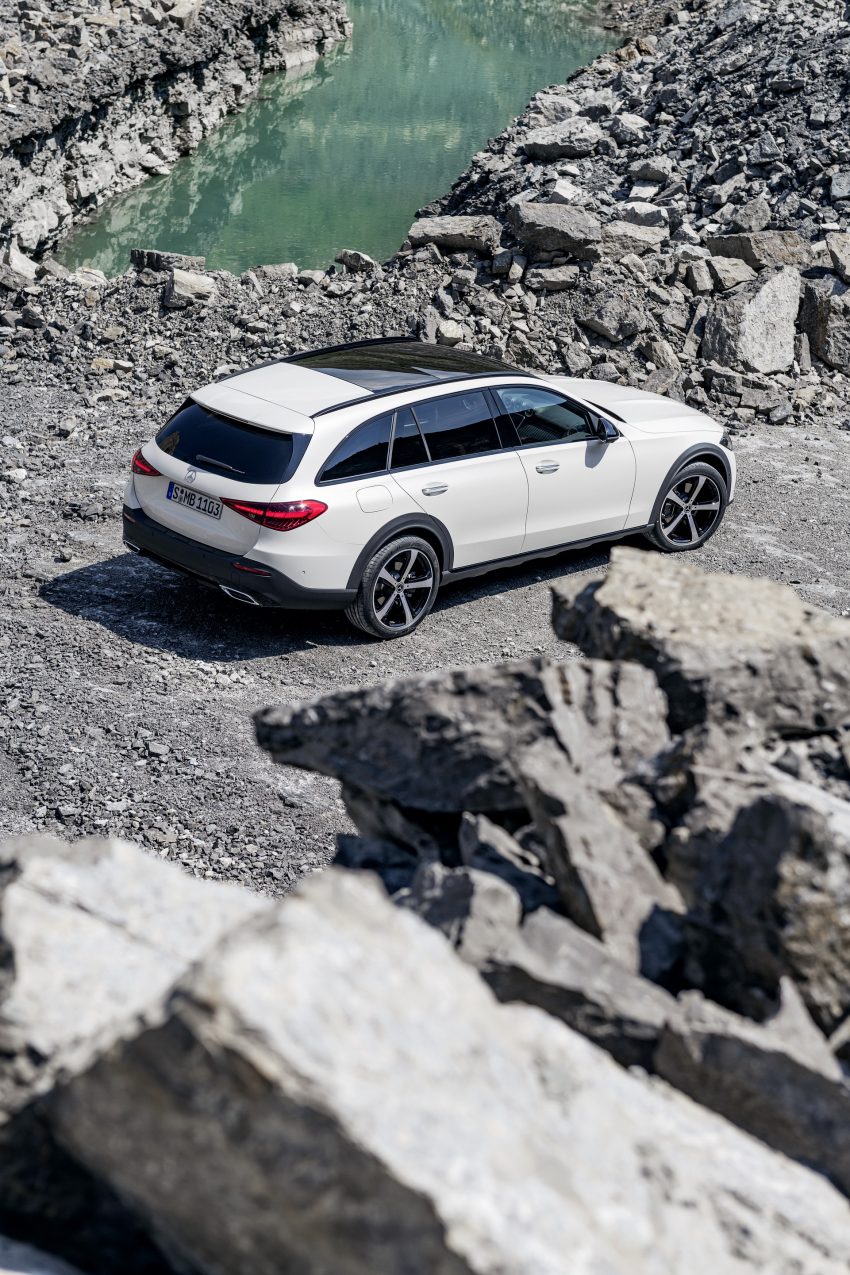 2022 Mercedes-Benz C-Class All-Terrain - Rear Three-Quarter Phone Wallpaper 850x1275 #19