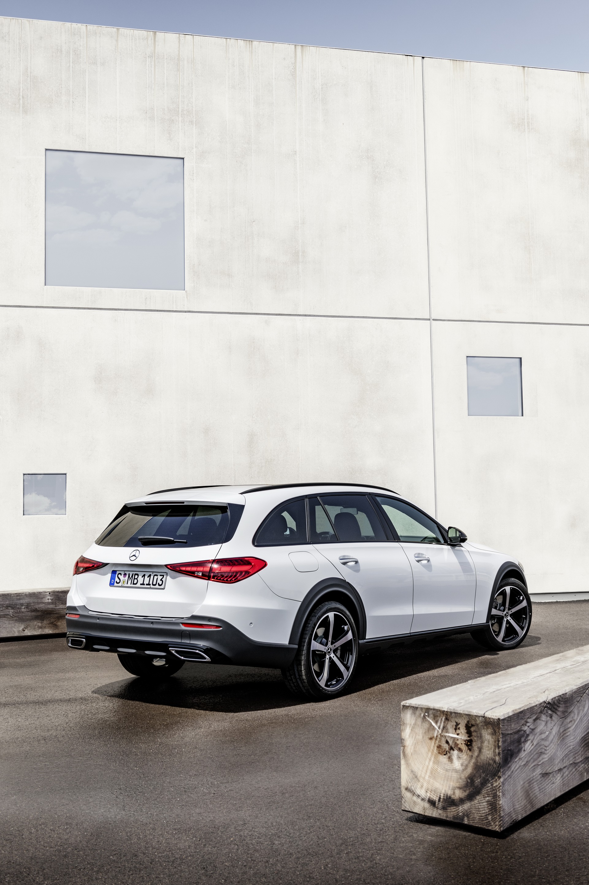 Download 2022 Mercedes-Benz C-Class All-Terrain - Rear Three-Quarter HD Phone Wallpaper 1921x2882 #28