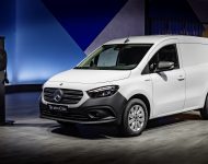 2022 Mercedes-Benz Citan - Front Three-Quarter Wallpaper 190x150