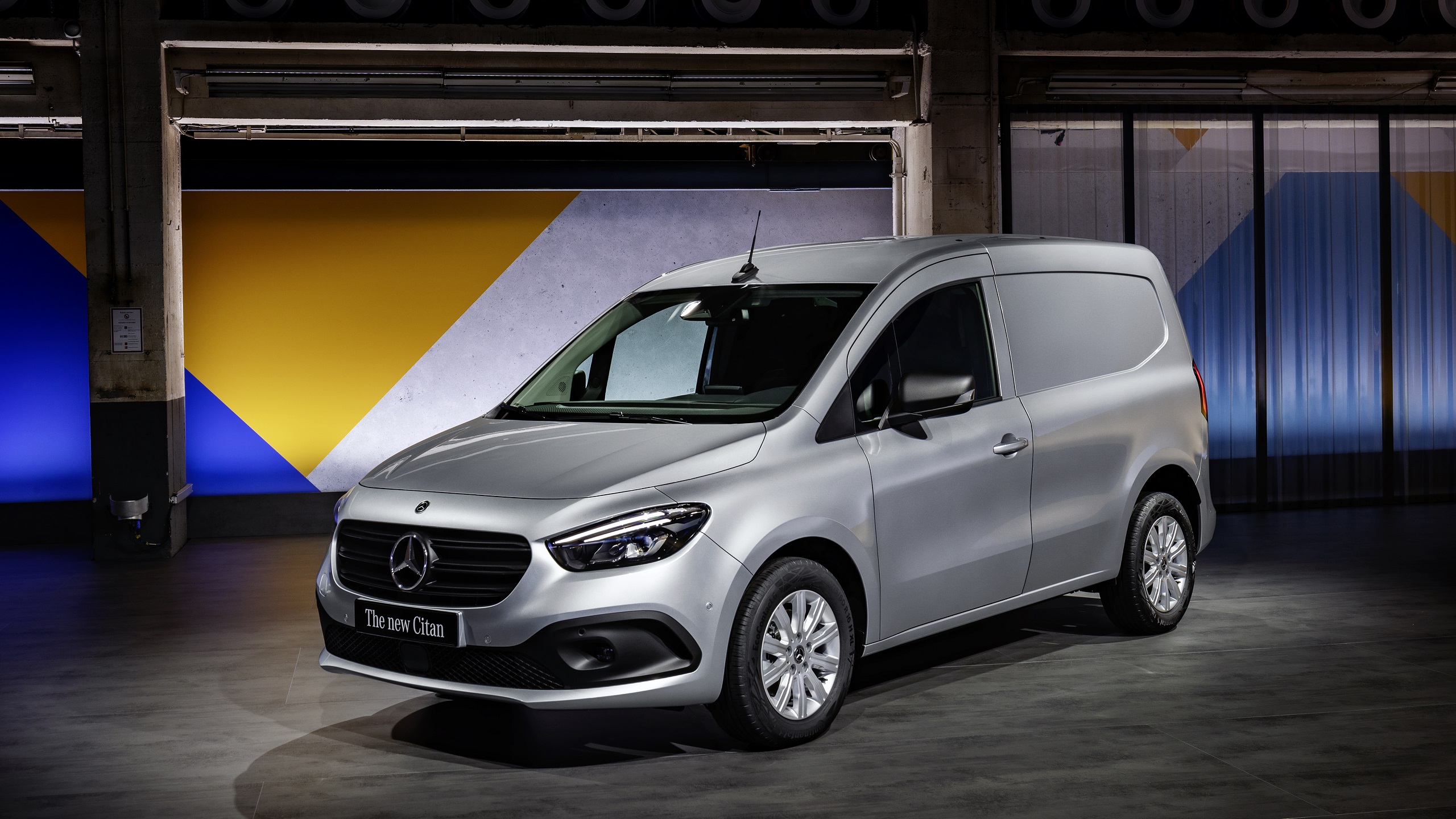 Download 2022 Mercedes-Benz Citan - Front Three-Quarter HD Wallpaper 2560x1440 #69