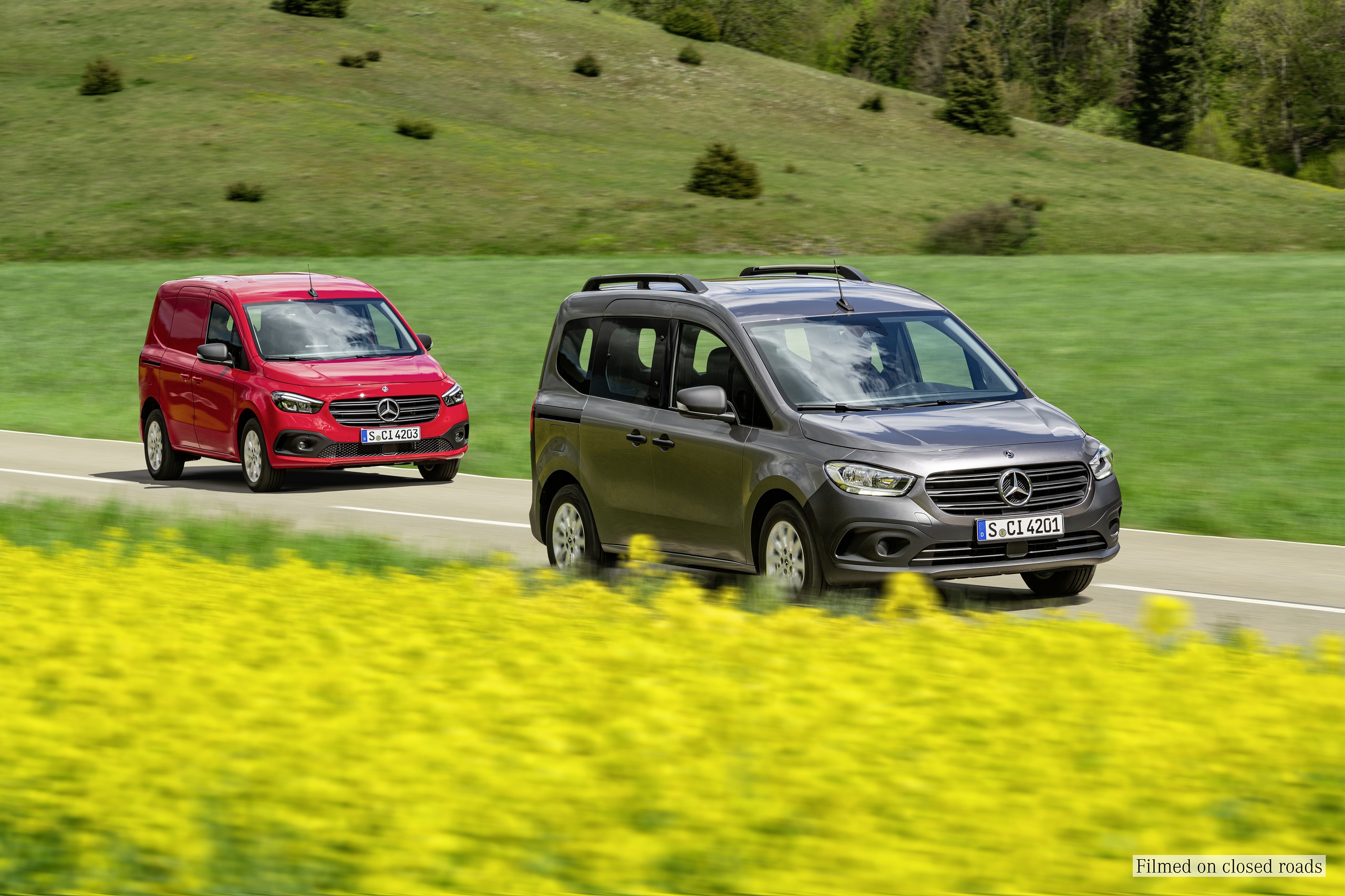 Download 2022 Mercedes-Benz Citan - Front Three-Quarter HD Wallpaper 2560x1706 #5