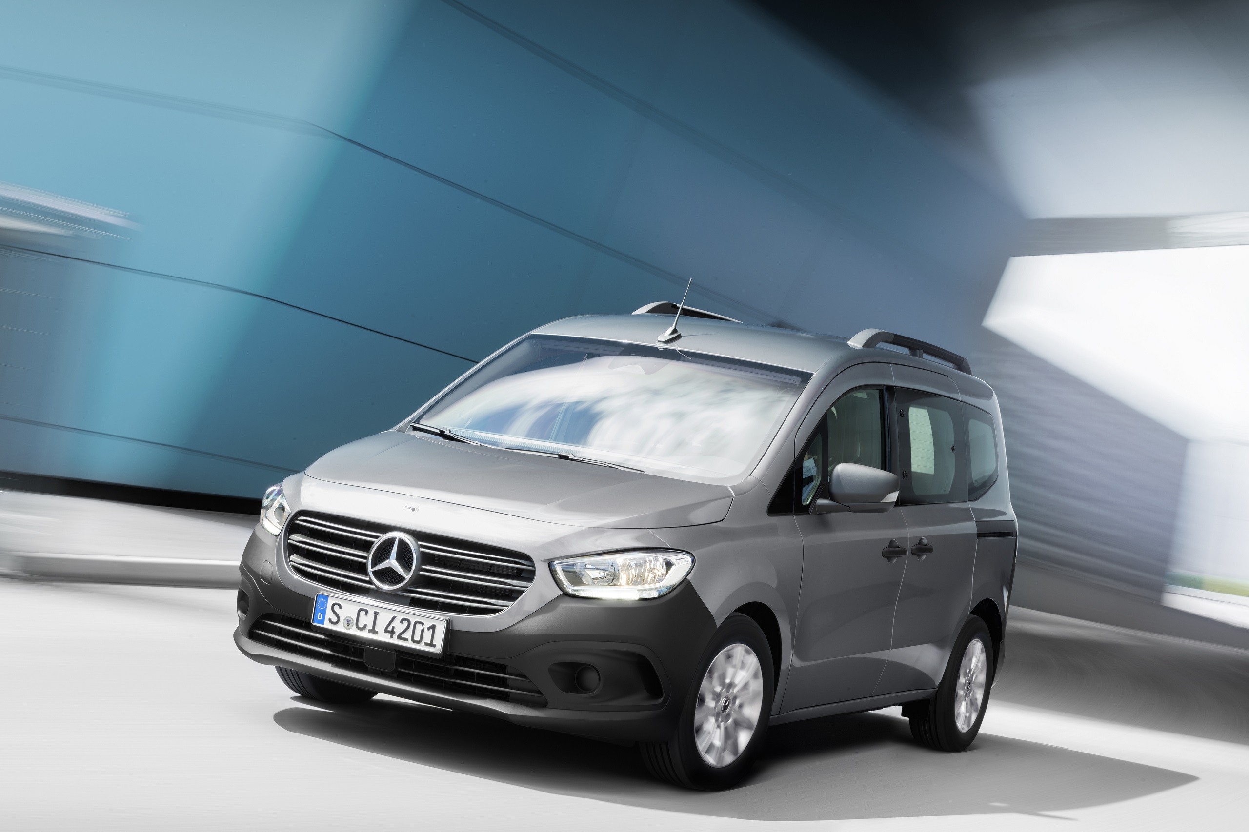 Download 2022 Mercedes-Benz Citan - Front Three-Quarter HD Wallpaper 2560x1706 #31