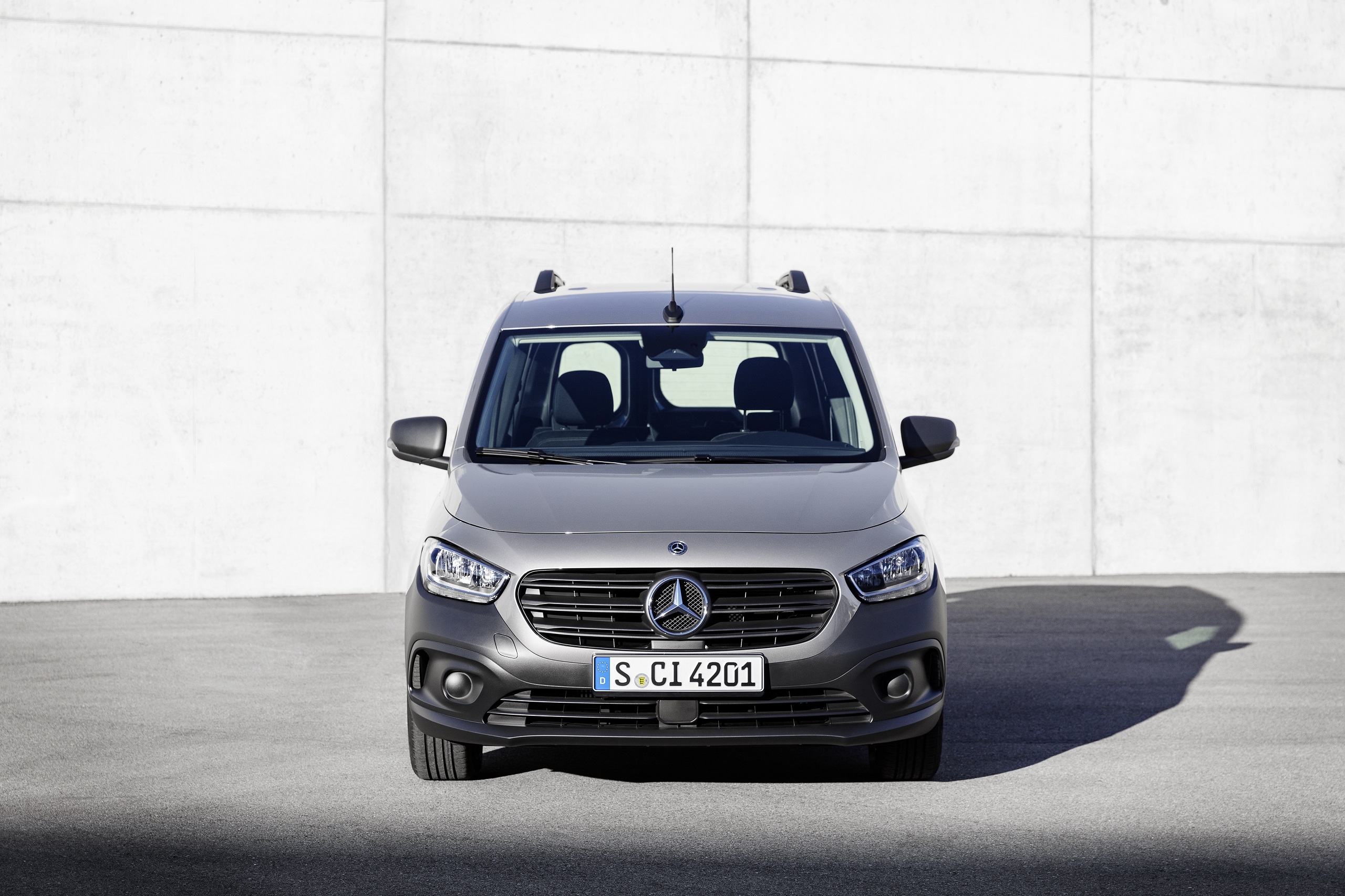 Download 2022 Mercedes-Benz Citan - Front HD Wallpaper 2560x1706 #34