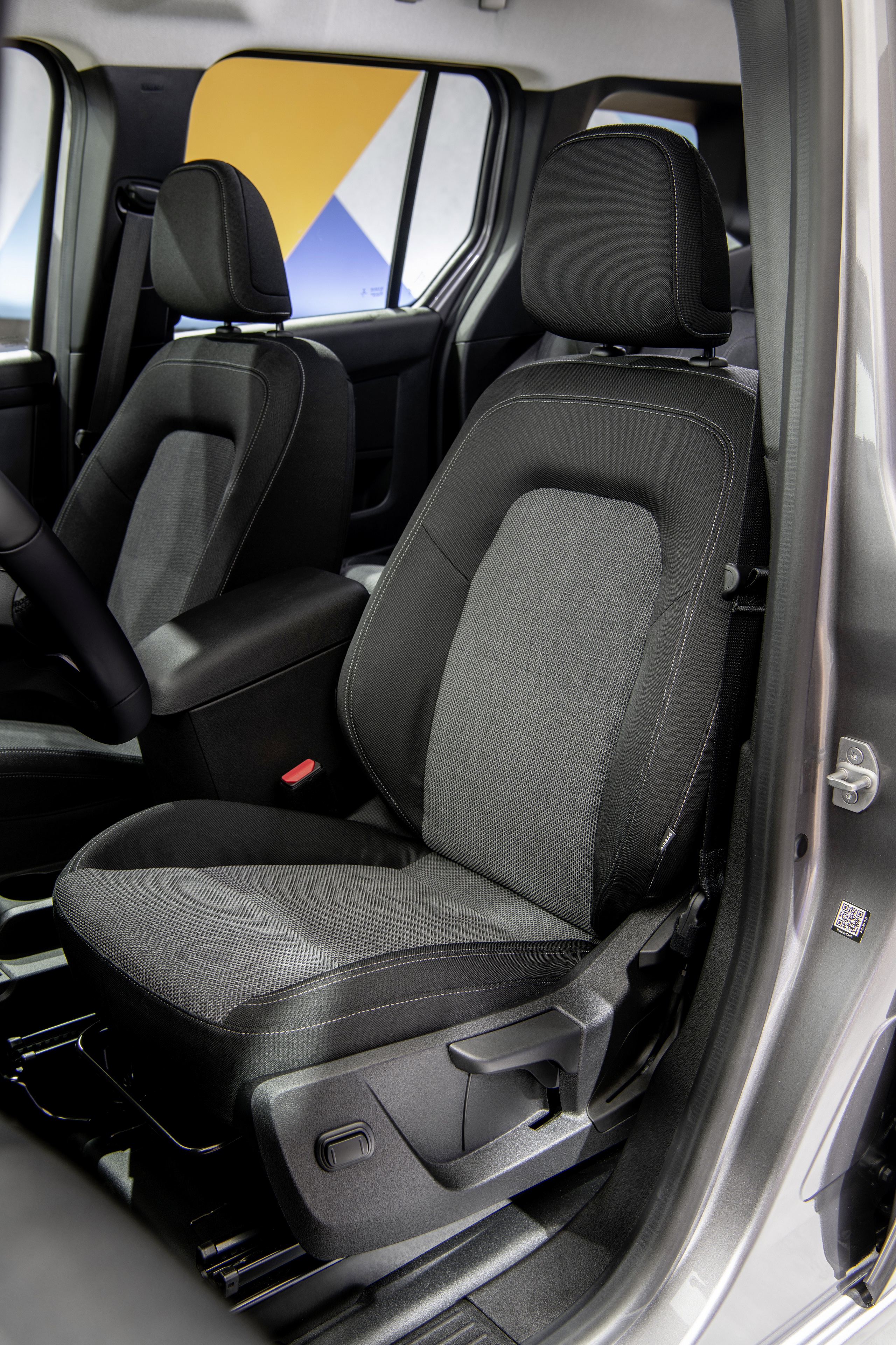 Download 2022 Mercedes-Benz Citan - Interior, Front Seats HD Phone Wallpaper 2560x3840 #80